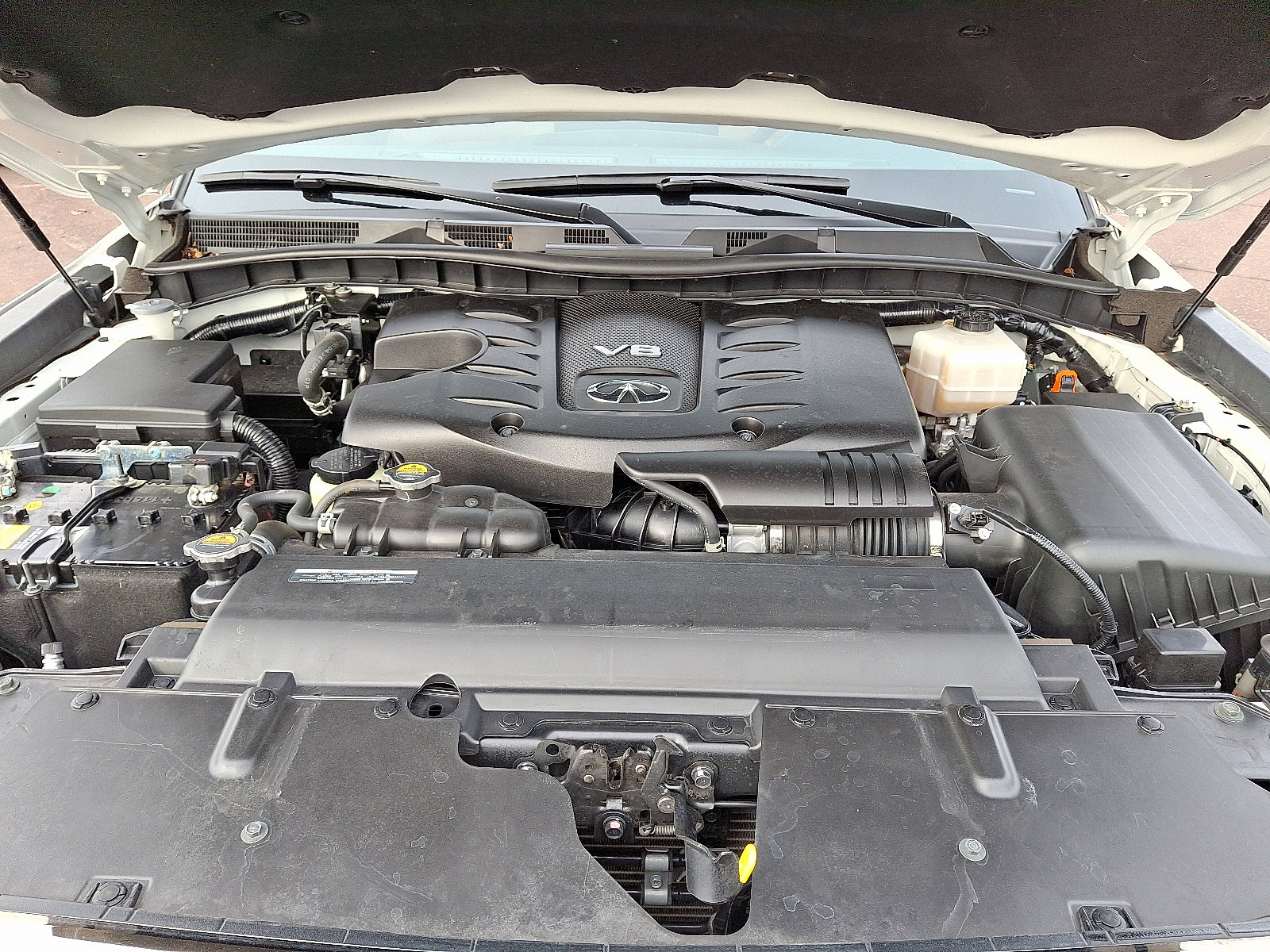 Used 2024 INFINITI QX80 Sensory image 29