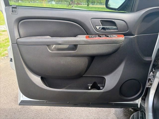 Used 2013 Chevrolet Avalanche LS w/ All-Star Edition AWD/4WD image 19