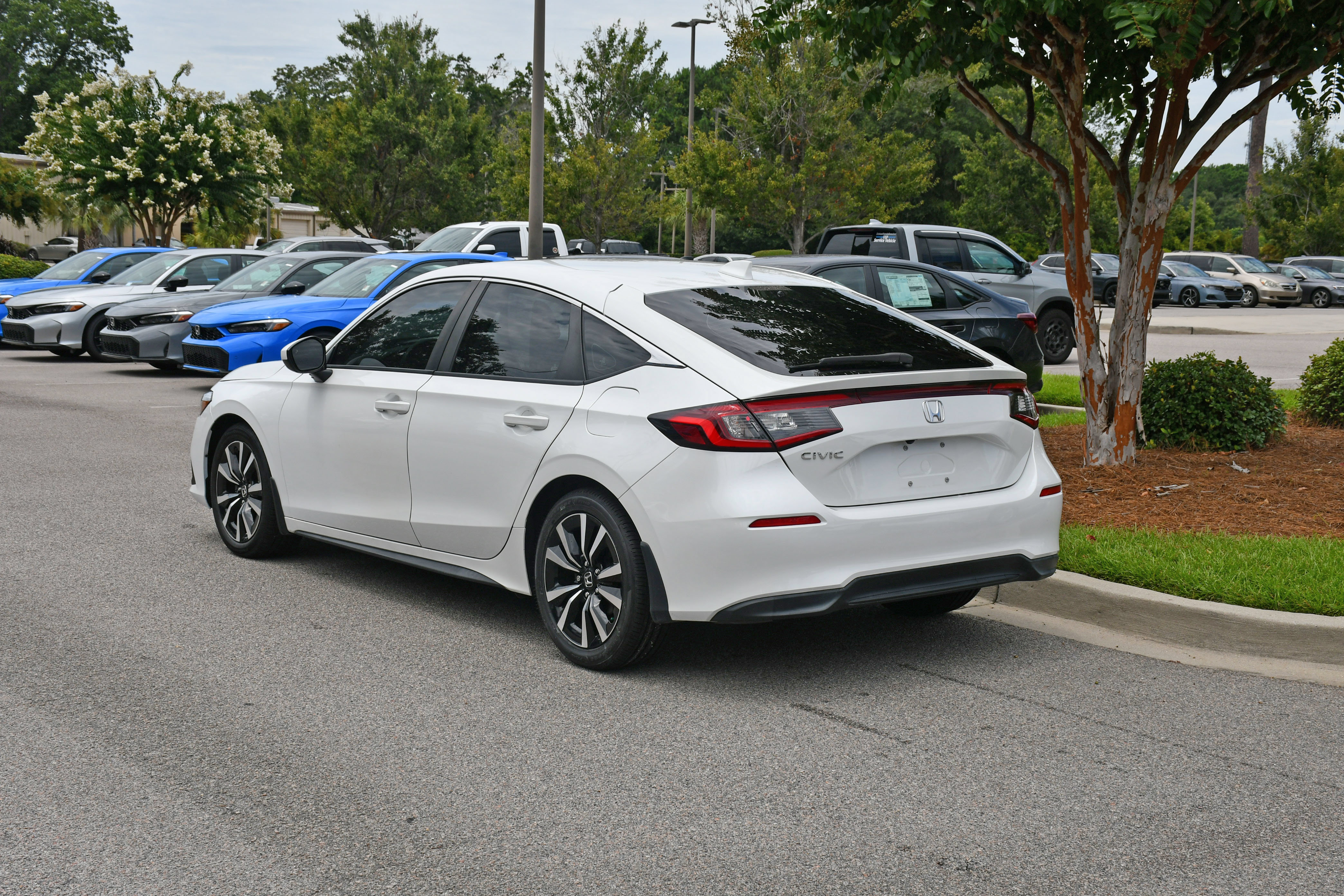 Used 2023 Honda Civic EX-L image 3