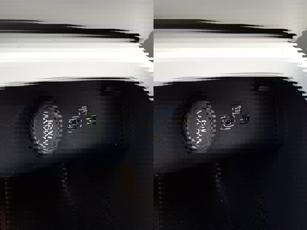 New 2026 Volvo XC40 B5 Plus w/ Protection Package Premier image 20