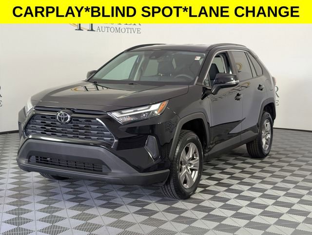 Used 2022 Toyota RAV4 XLE FWD image 4