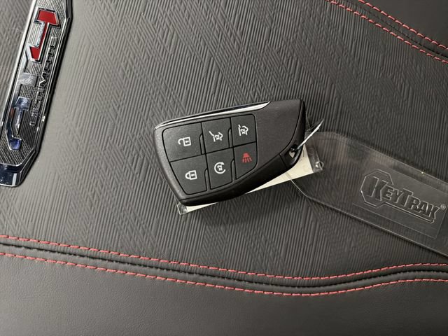 New 2026 GMC Yukon XL AT4 Ultimate w/ LPO, Illumination Package AWD/4WD image 38