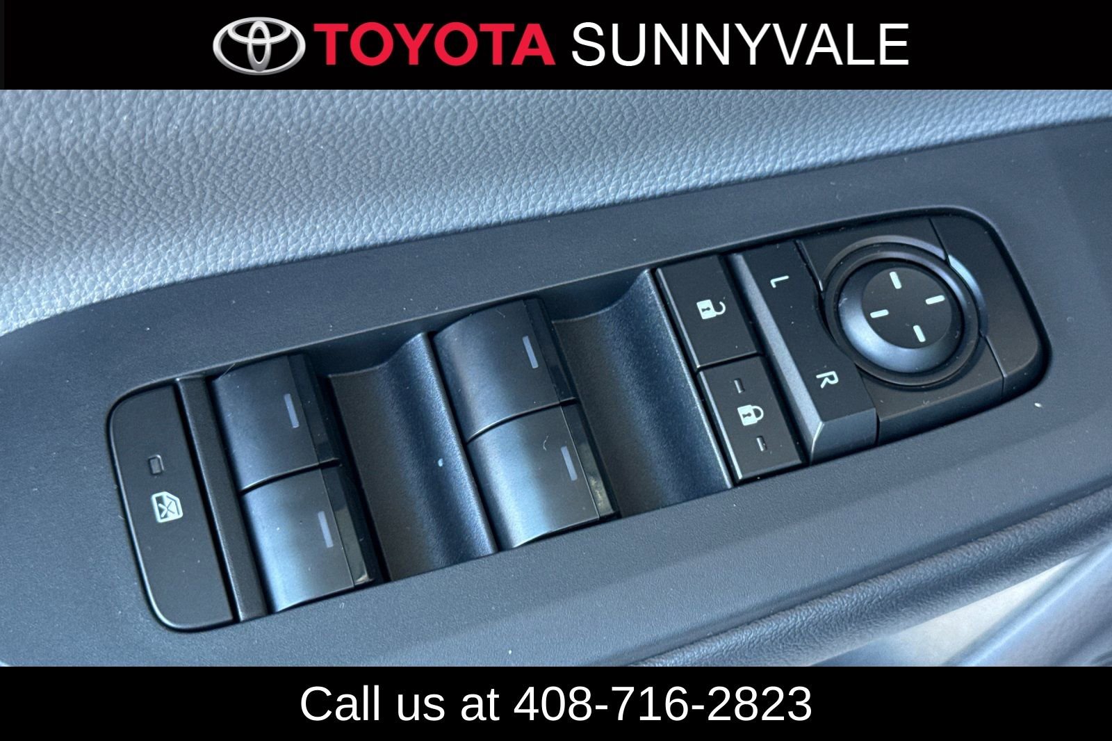 Used 2025 Toyota Prius LE image 17