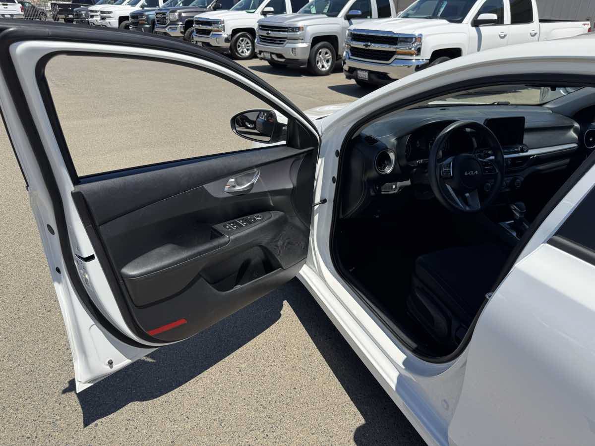 Used 2022 Kia Forte LXS FWD image 21