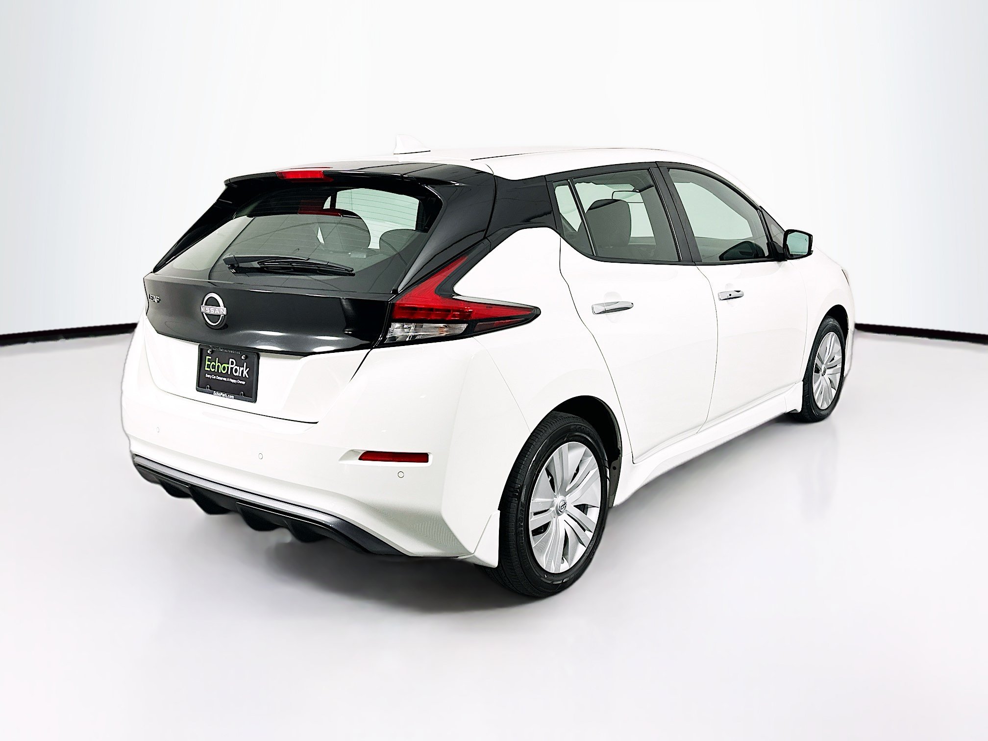 Used 2025 Nissan Leaf S FWD image 9