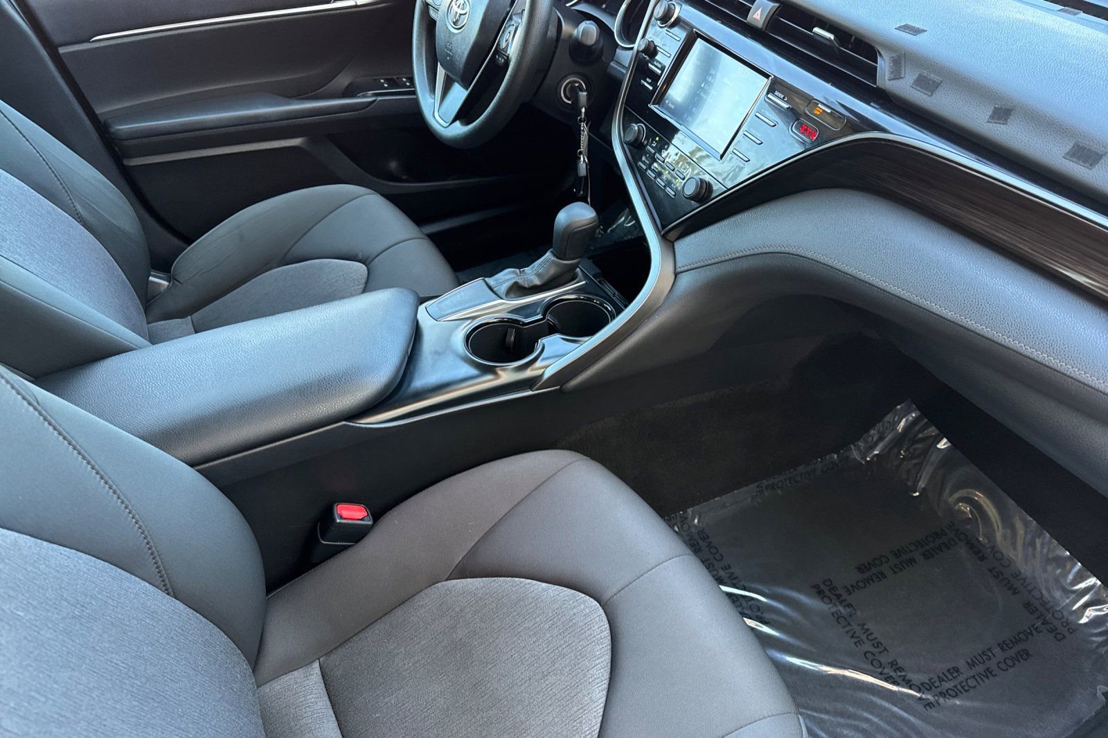 Used 2020 Toyota Camry LE image 15