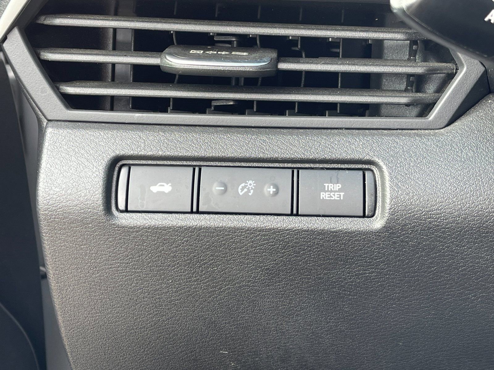 Used 2024 Nissan Altima 2.5 SV image 29