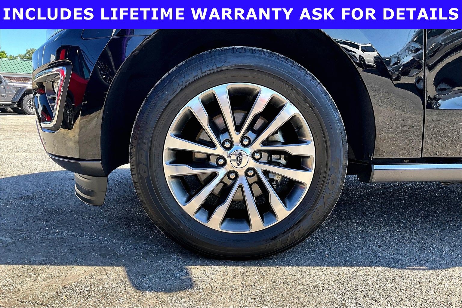 Used 2018 Ford Expedition Limited w/ Equipment Group 301A AWD/4WD image 8