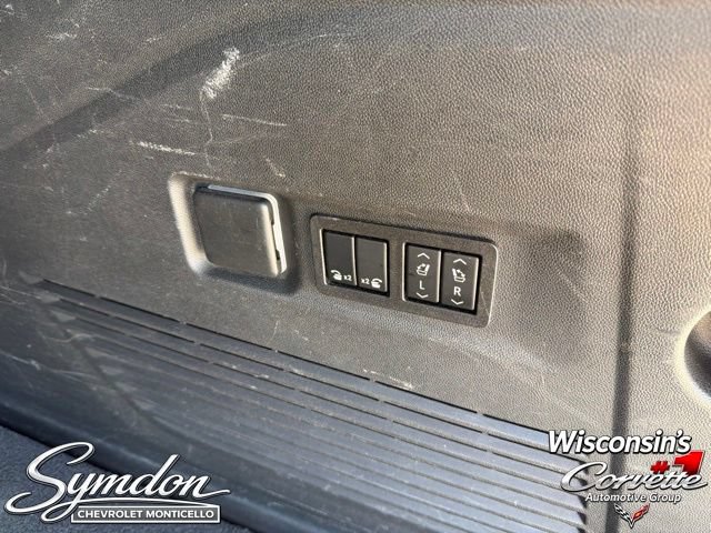 Used 2023 Chevrolet Suburban Premier AWD/4WD image 23