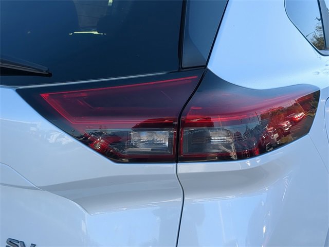 Used 2024 Nissan Rogue SV image 11