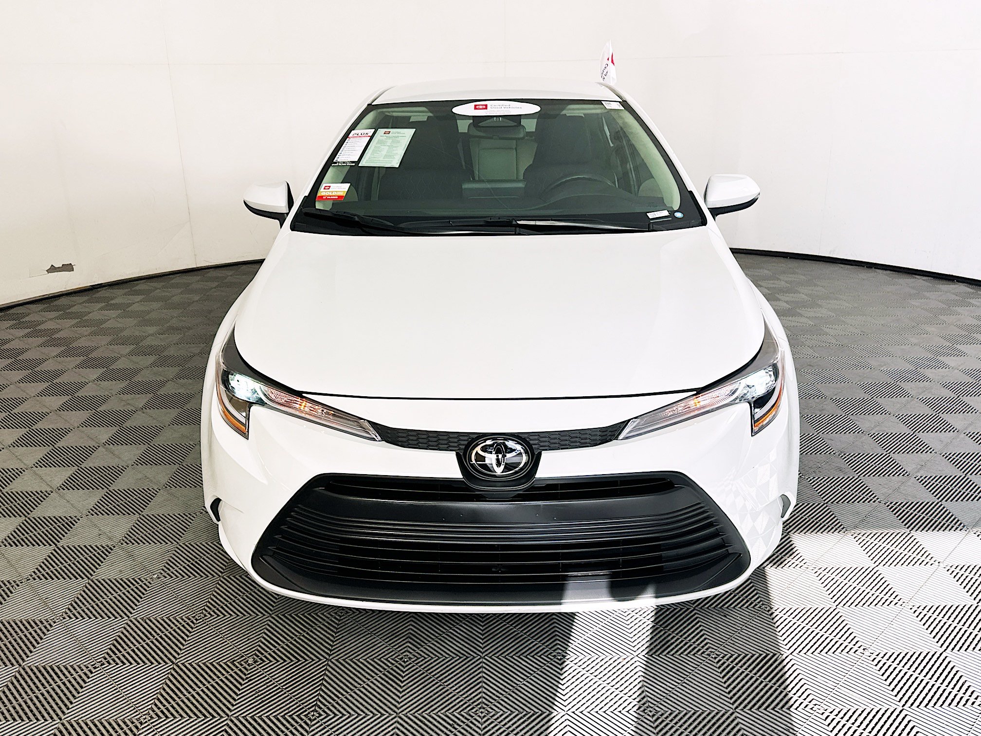 Certified 2025 Toyota Corolla LE FWD image 8