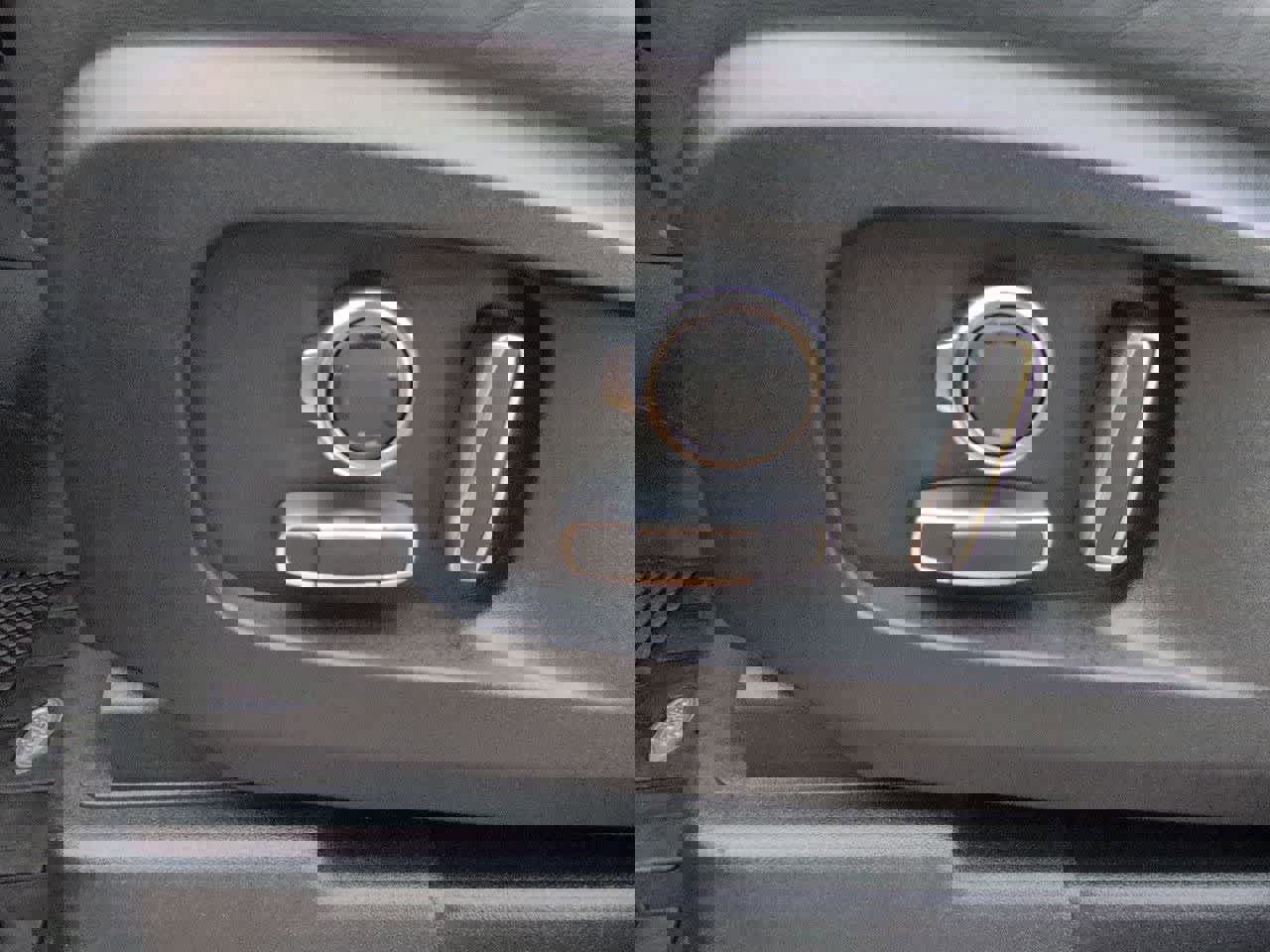 Used 2024 Land Rover Defender 130 S image 17