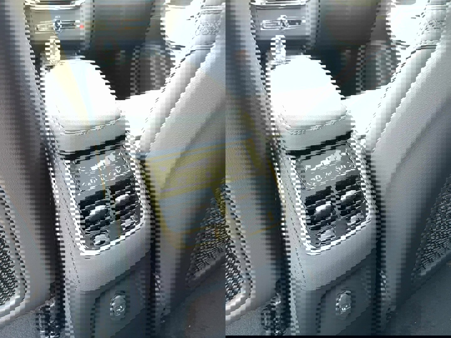 New 2026 Volvo XC90 T8 Plus image 17