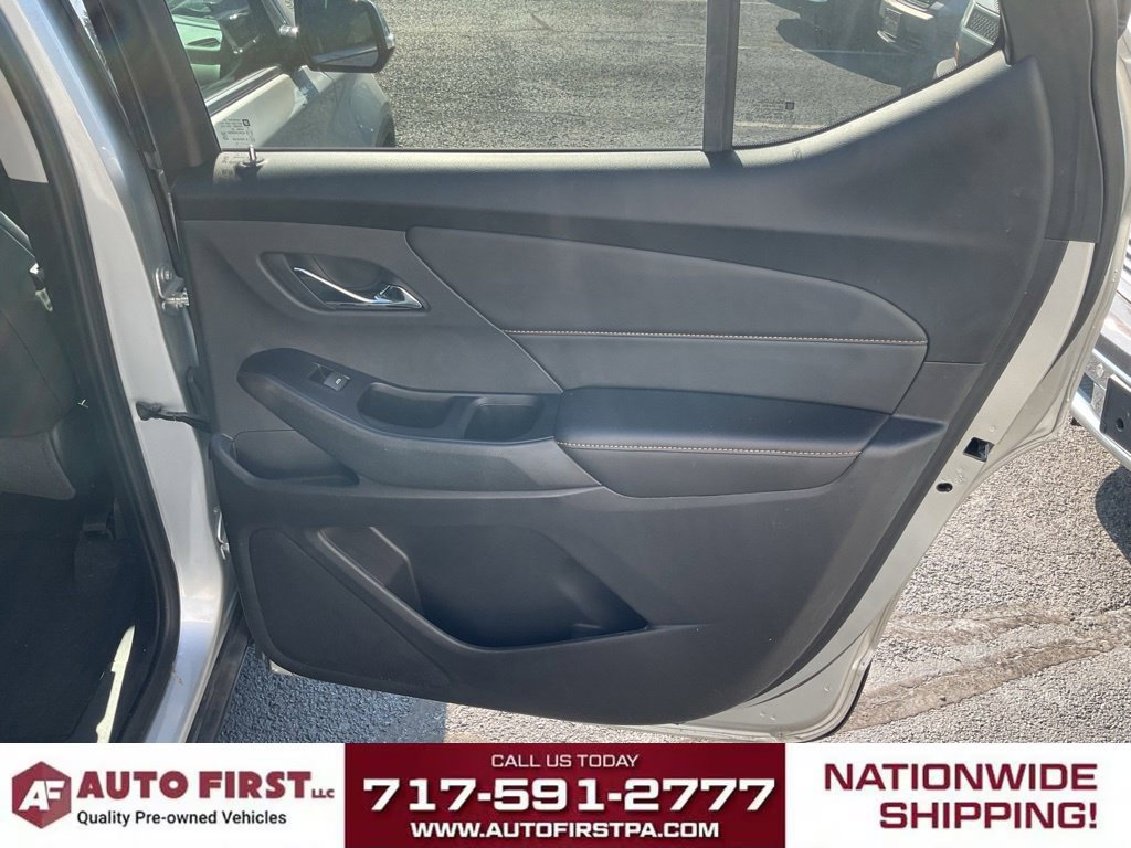 Used 2019 Chevrolet Traverse LT w/ LT Premium Package AWD/4WD image 15
