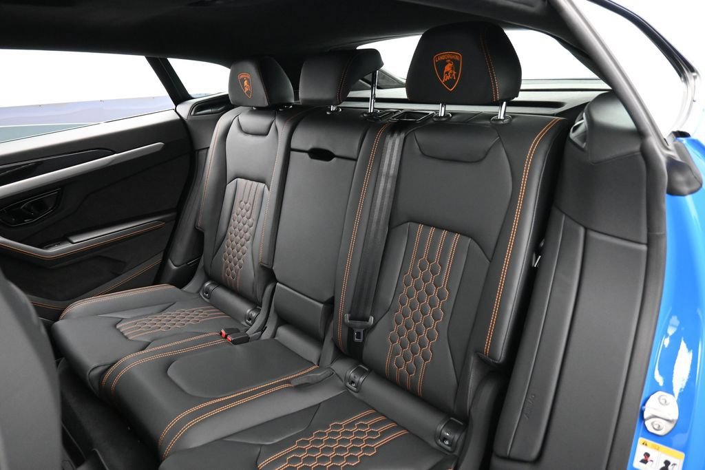 Used 2025 Lamborghini Urus SE AWD/4WD image 24