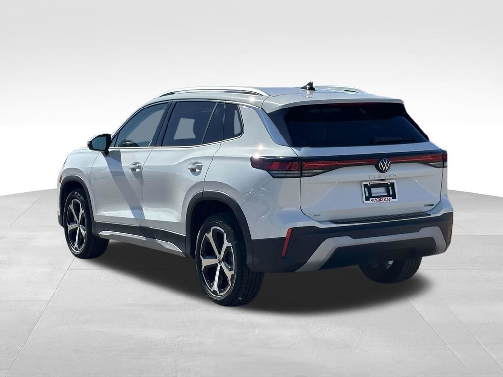 New 2025 Volkswagen Tiguan SE image 3