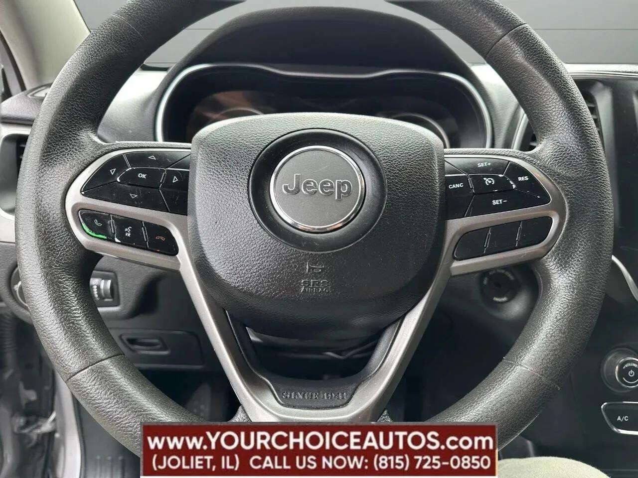 Used 2019 Jeep Cherokee Latitude w/ Popular Appearance Group AWD/4WD image 39