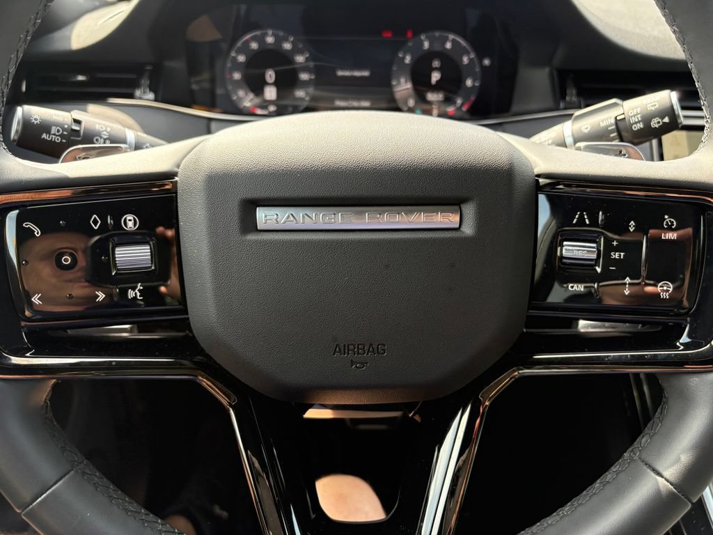 Used 2024 Land Rover Range Rover Evoque Dynamic SE AWD/4WD image 18