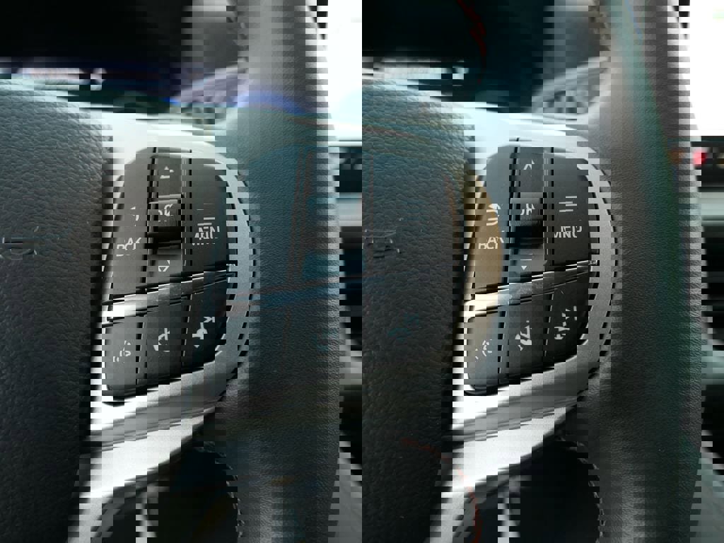 Used 2026 Ford Explorer Active w/ Active Comfort Package image 17