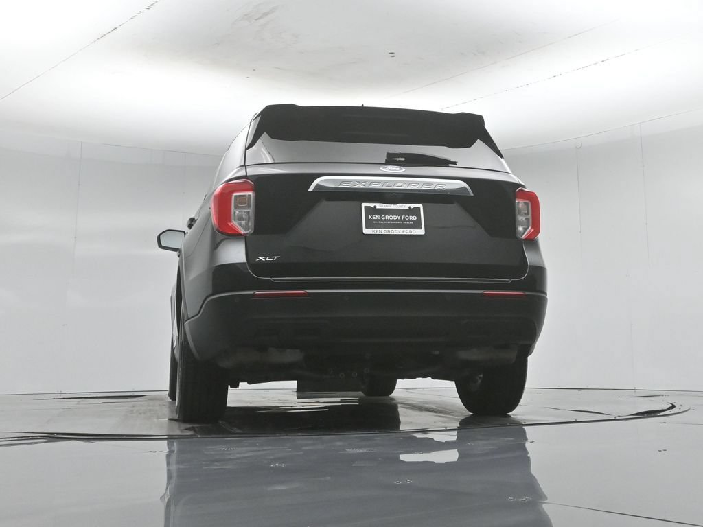 Certified 2024 Ford Explorer XLT RWD image 46