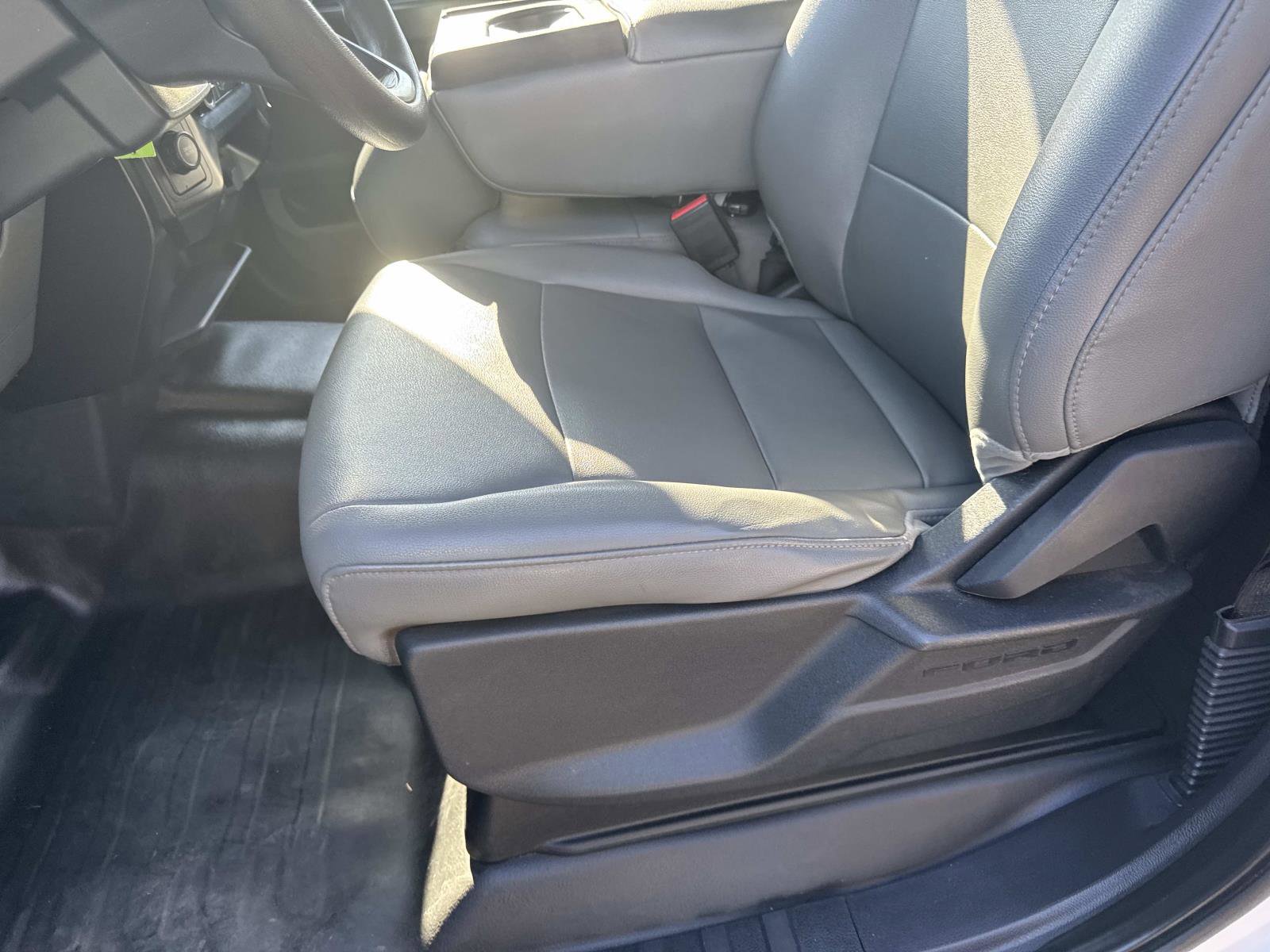 Used 2022 Ford F150 XL w/ Trailer Tow Package image 16