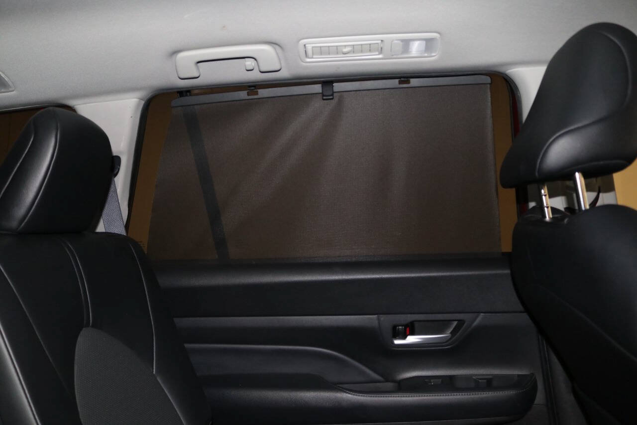 Used 2024 Toyota Grand Highlander AWD image 76