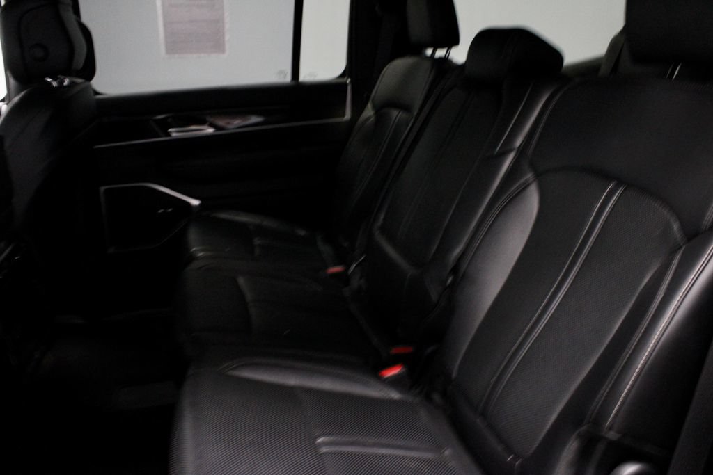 Used 2023 Jeep Wagoneer 2WD image 22