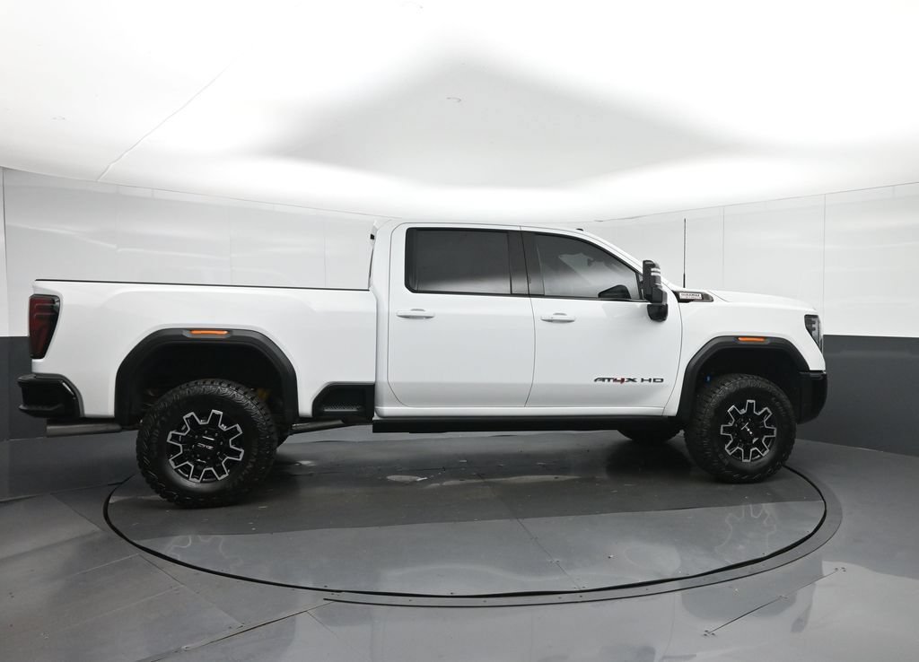 Used 2025 GMC Sierra 2500 AT4X AWD/4WD image 8