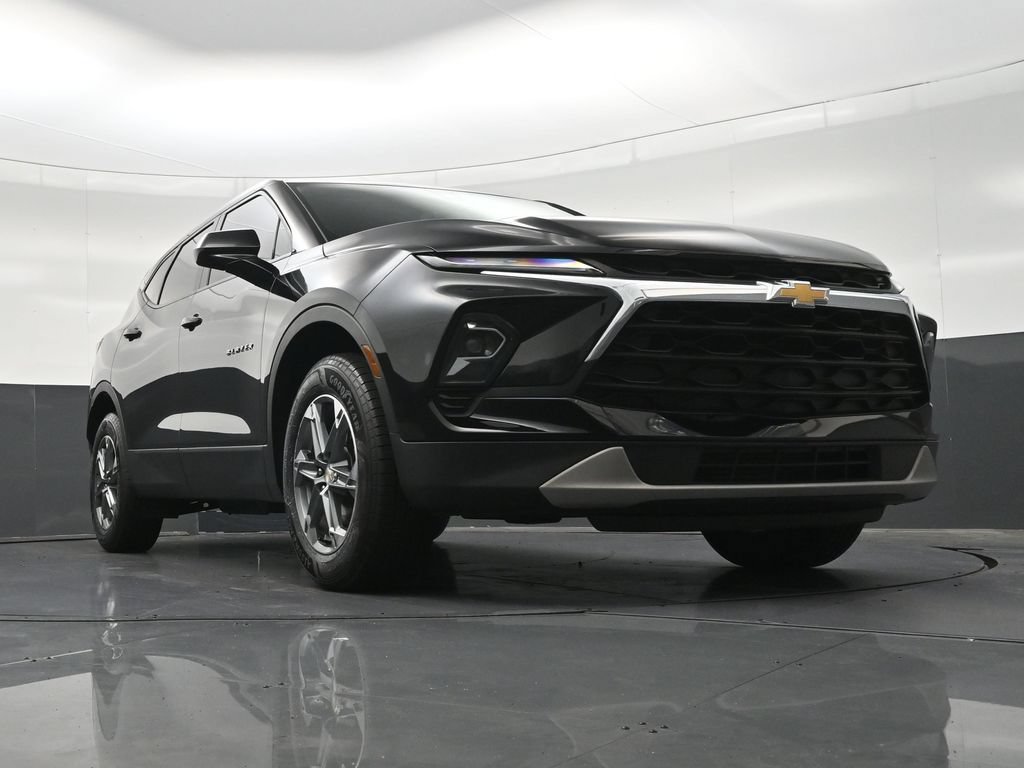 Used 2023 Chevrolet Blazer LT FWD image 34
