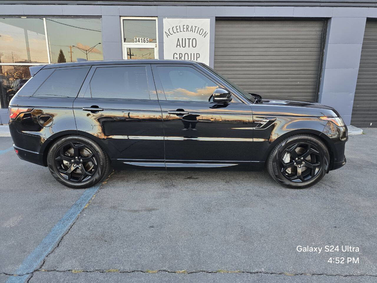 Used 2020 Land Rover Range Rover Sport HSE image 2