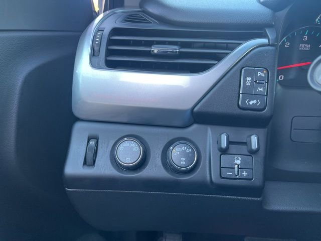 Used 2018 Chevrolet Suburban LT image 26