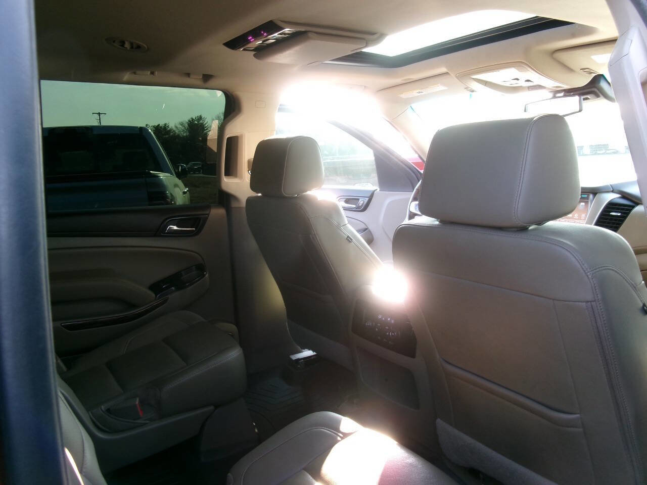 Used 2019 GMC Yukon XL SLT w/ Premium Edition image 27