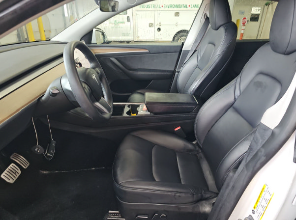 Used 2023 Tesla Model Y Performance AWD/4WD image 7