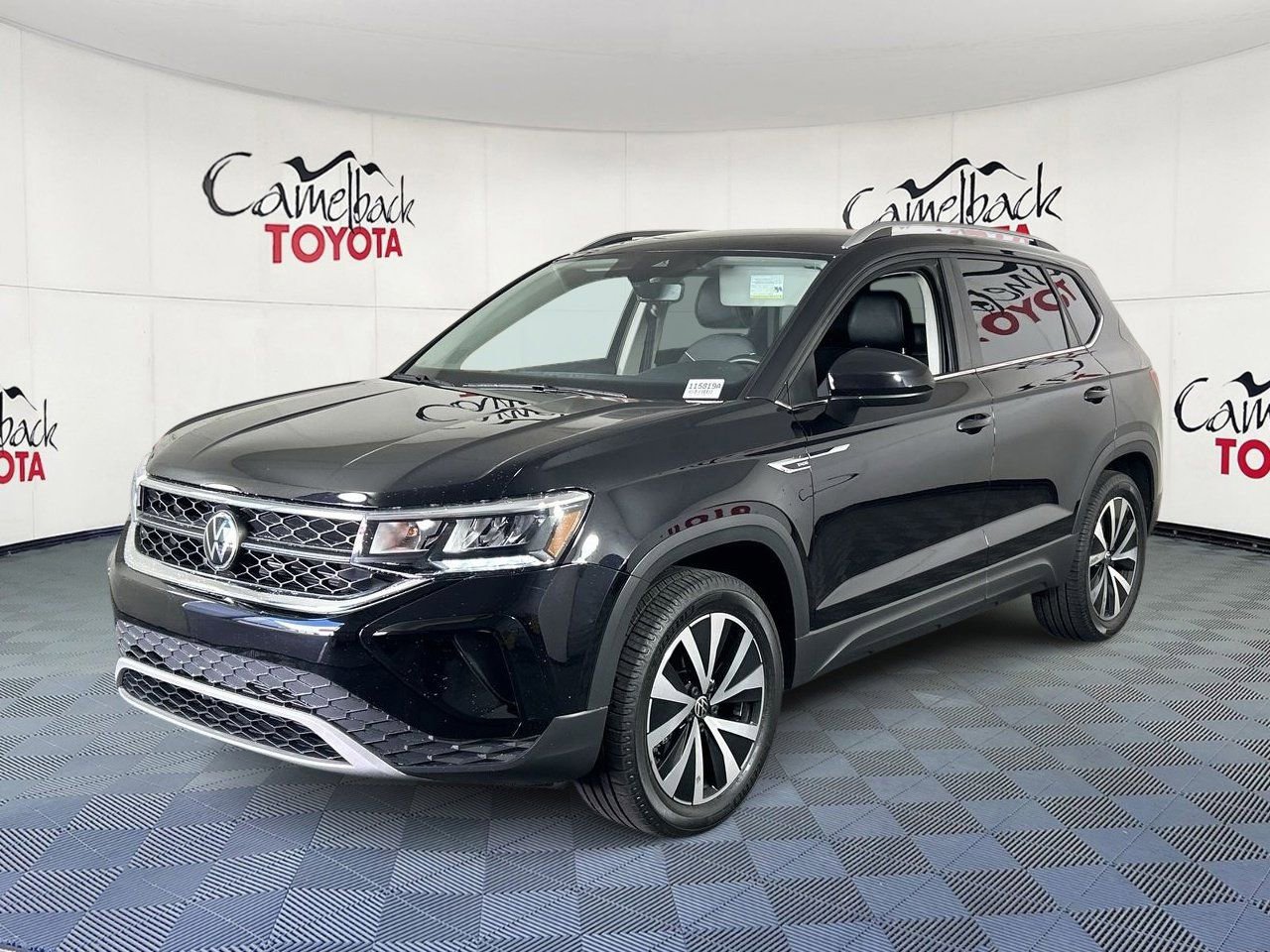 Used 2024 Volkswagen Taos SE FWD image 4