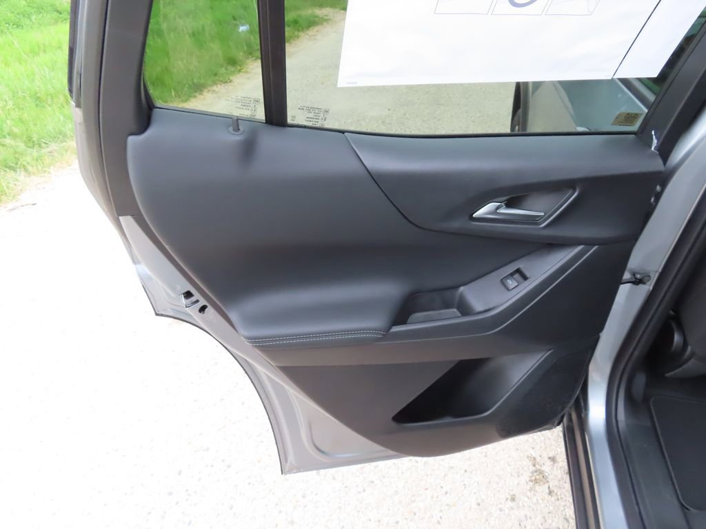 New 2026 Chevrolet Equinox LT w/ Midnight Edition AWD/4WD image 23