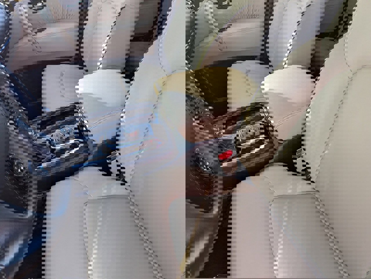 Certified 2024 Nissan Armada SV w/ Cargo Package image 18