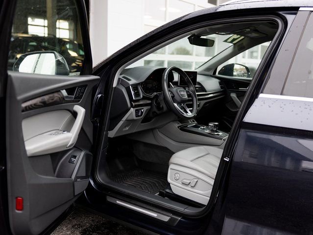 Used 2019 Audi Q5 Prestige w/ Prestige Package image 28