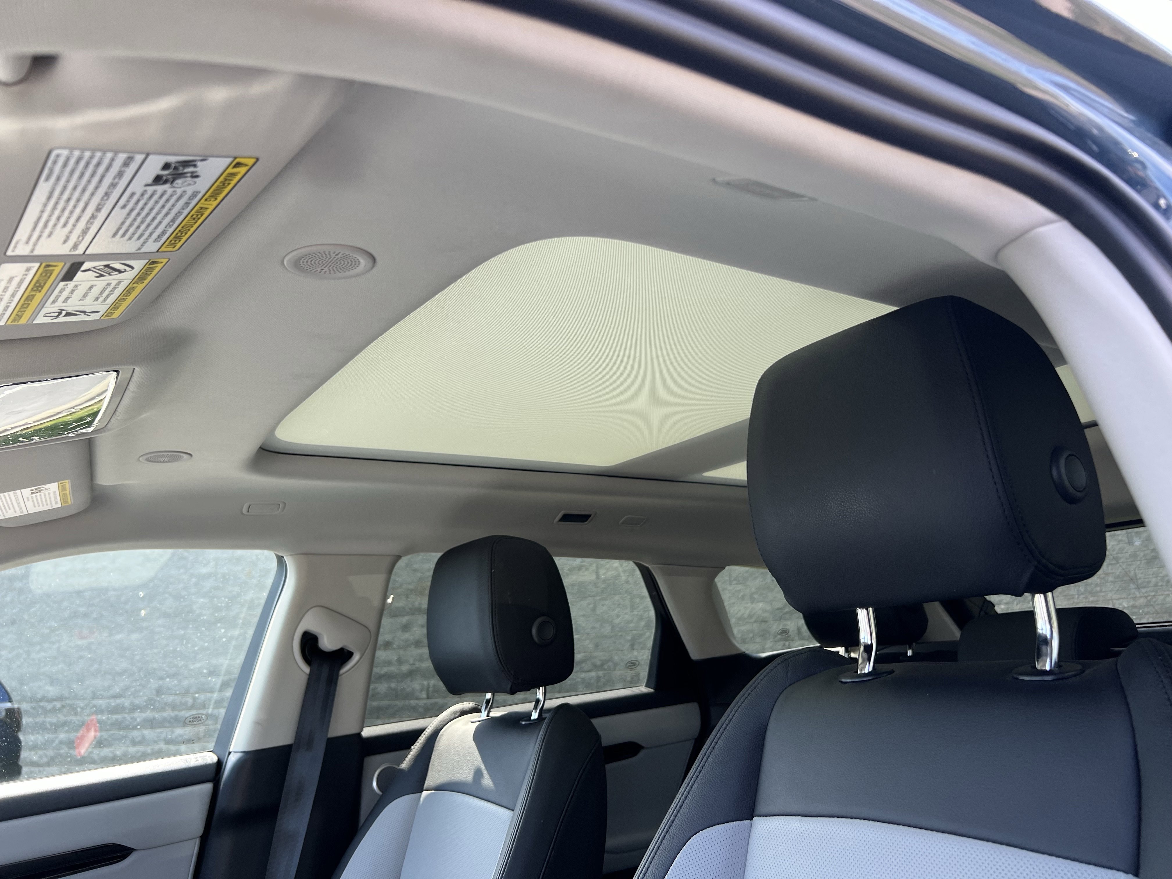 Used 2025 Land Rover Range Rover Evoque Dynamic SE image 17