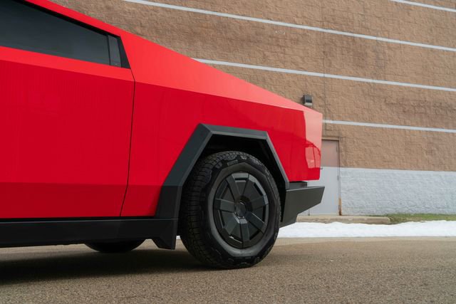 Used 2025 Tesla Cybertruck AWD Crew Cab image 30