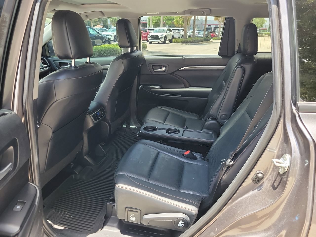 Used 2019 Toyota Highlander Limited AWD/4WD image 11