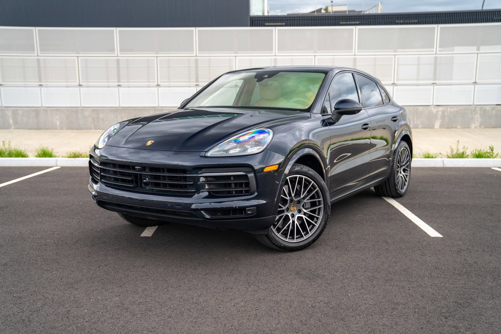 Used 2021 Porsche Cayenne S AWD/4WD image 2