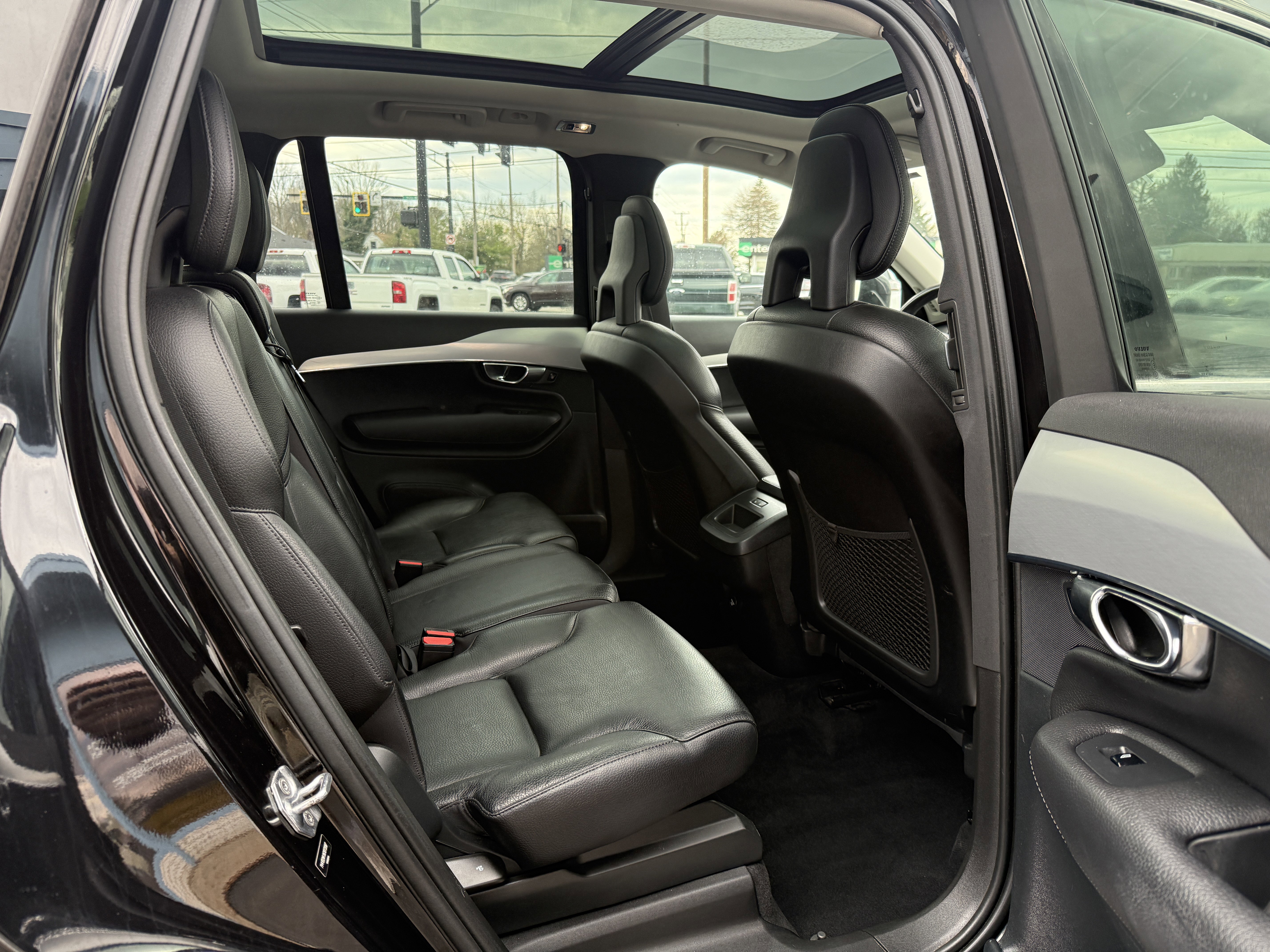 Used 2016 Volvo XC90 T5 Momentum image 18