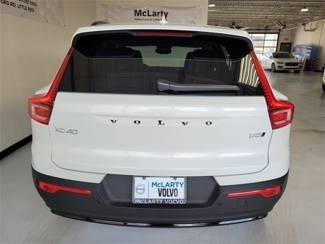 Certified 2026 Volvo XC40 B5 Core w/ Climate Package image 9