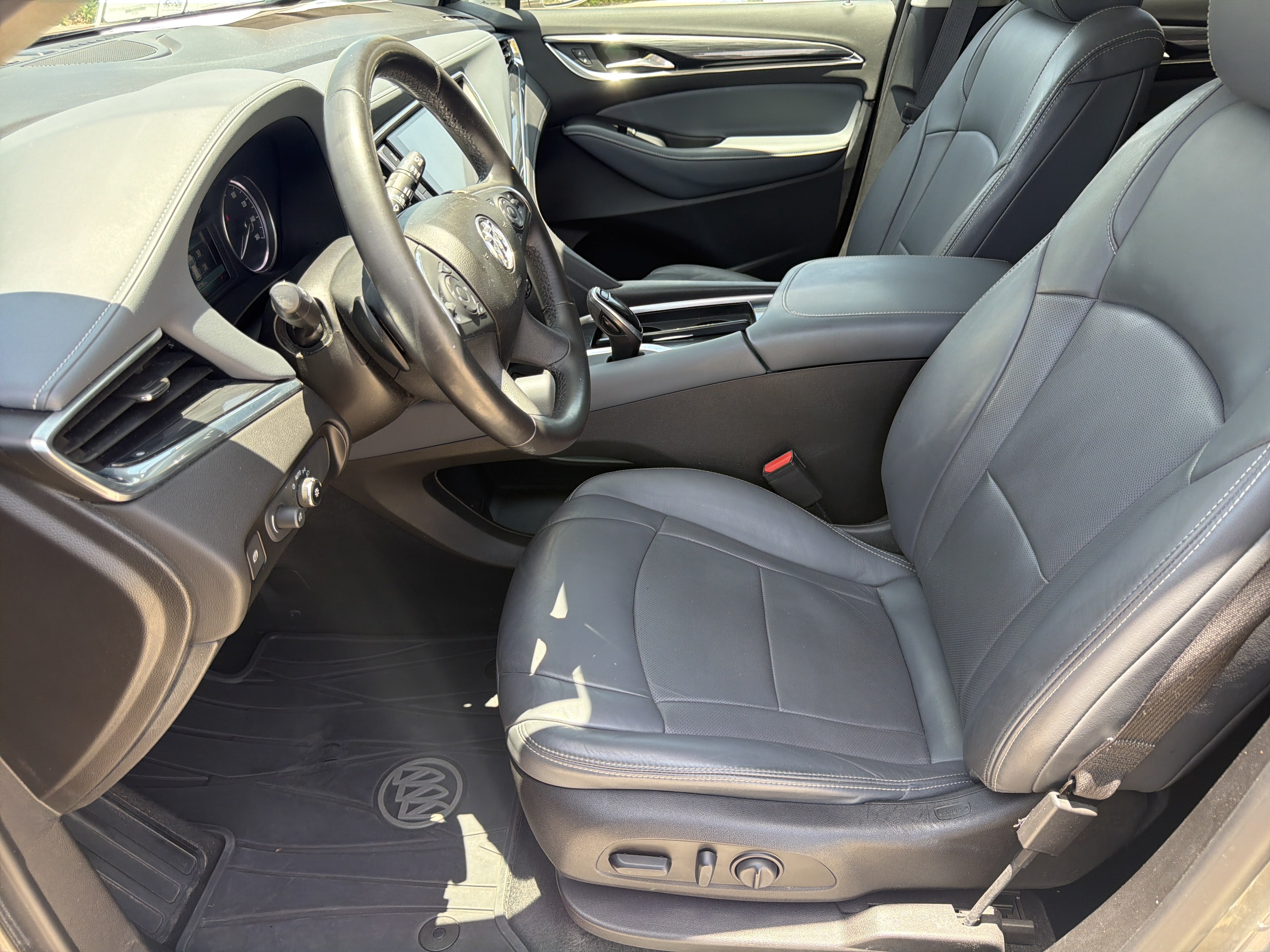 Used 2018 Buick Enclave Essence FWD image 23