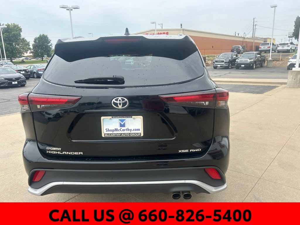 Used 2025 Toyota Highlander XSE AWD/4WD image 12