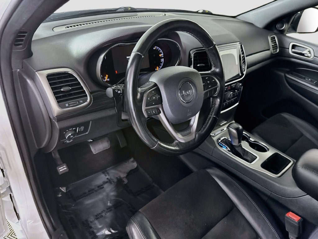 Used 2020 Jeep Grand Cherokee Altitude AWD/4WD image 19