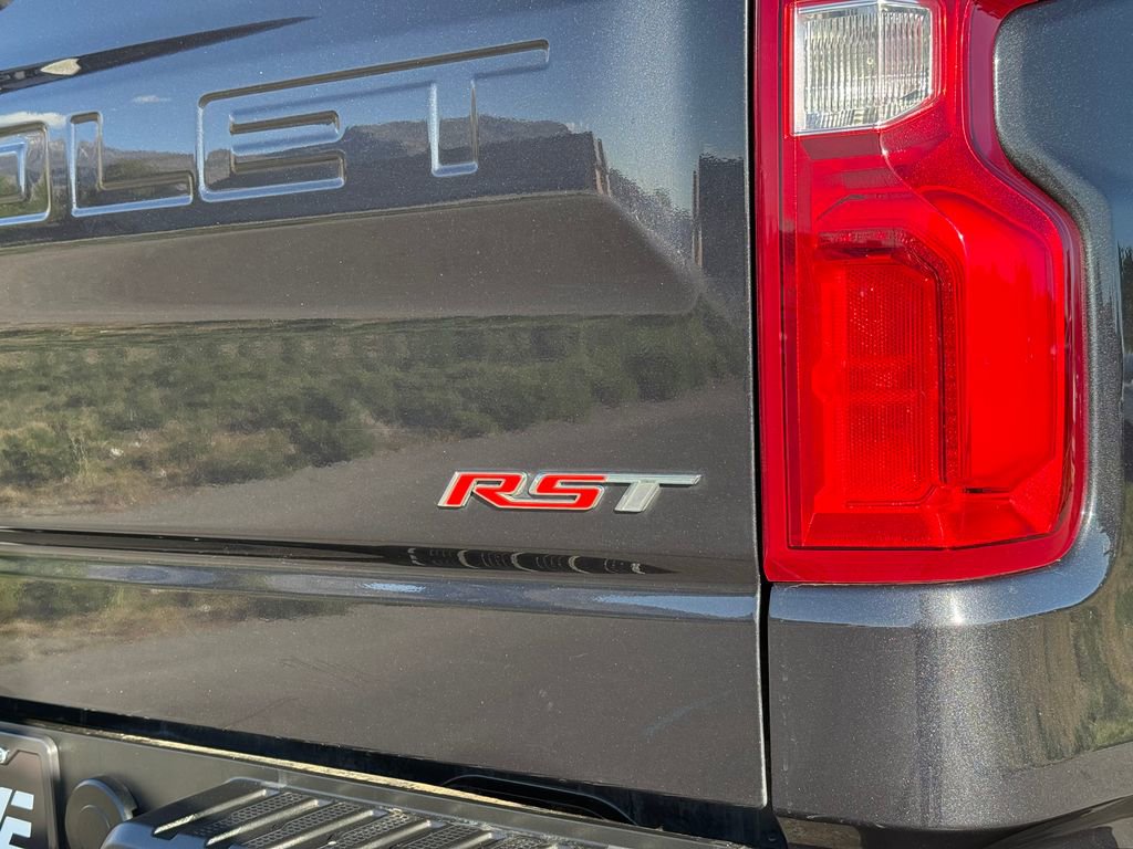 Used 2023 Chevrolet Silverado 1500 RST AWD/4WD image 15