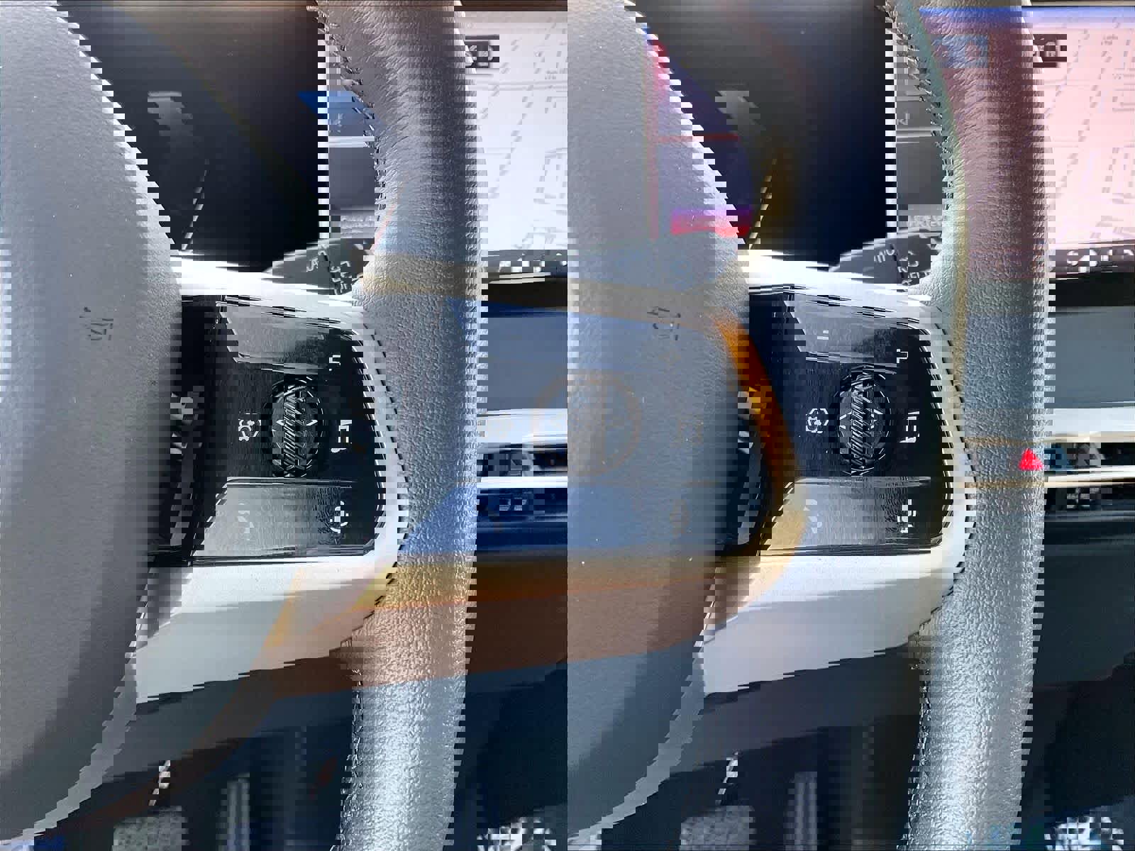 Used 2025 BMW iX xDrive50 w/ Convenience Package image 20