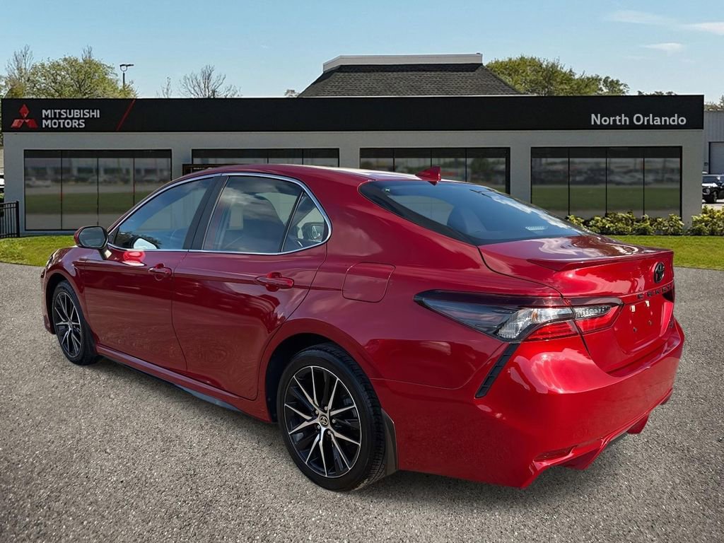 Used 2024 Toyota Camry SE image 4