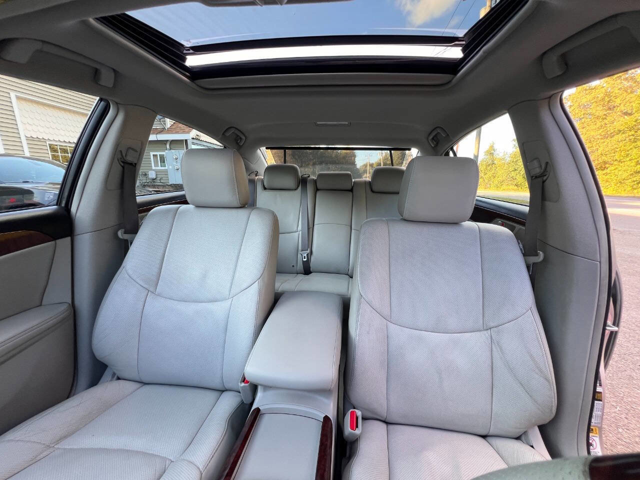 Used 2011 Toyota Avalon Limited image 21